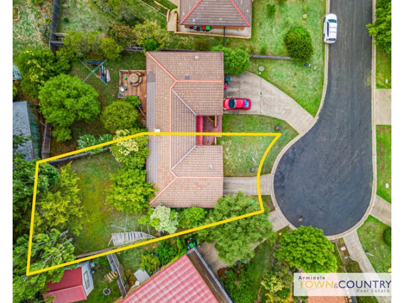 2/16 Napier Court, Armidale NSW 2350
