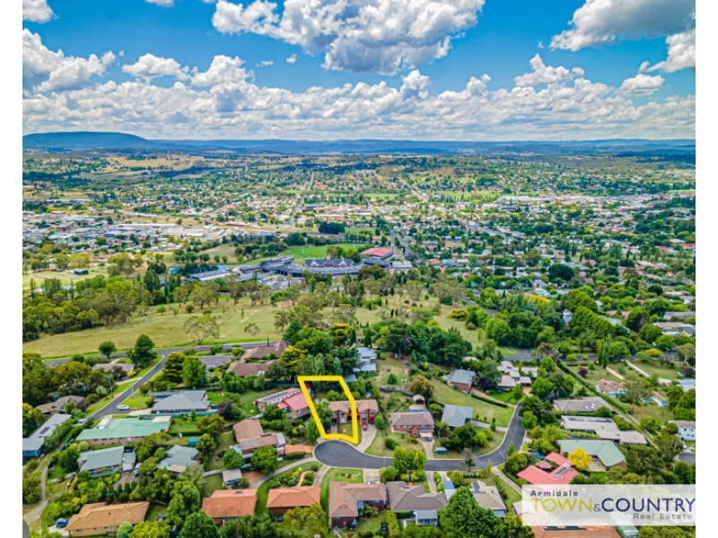 2/16 Napier Court, Armidale NSW 2350
