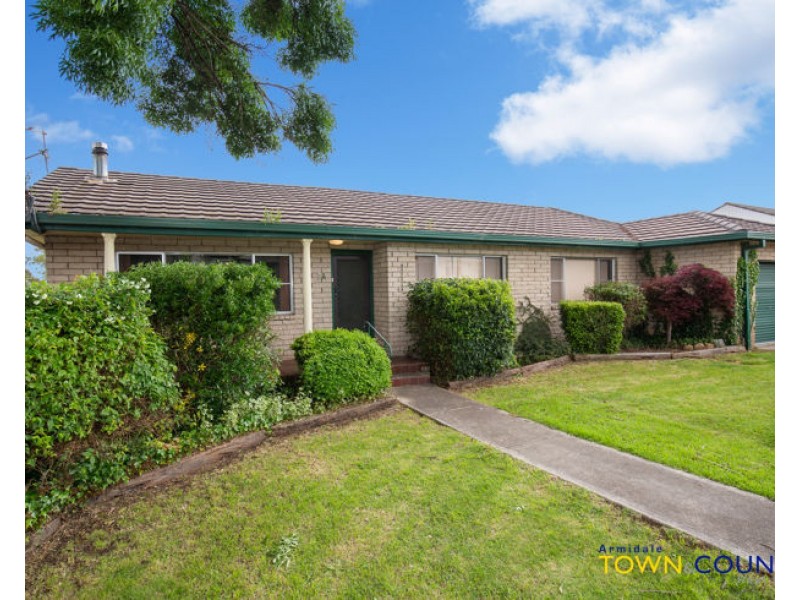 7 James Avenue, Armidale NSW 2350