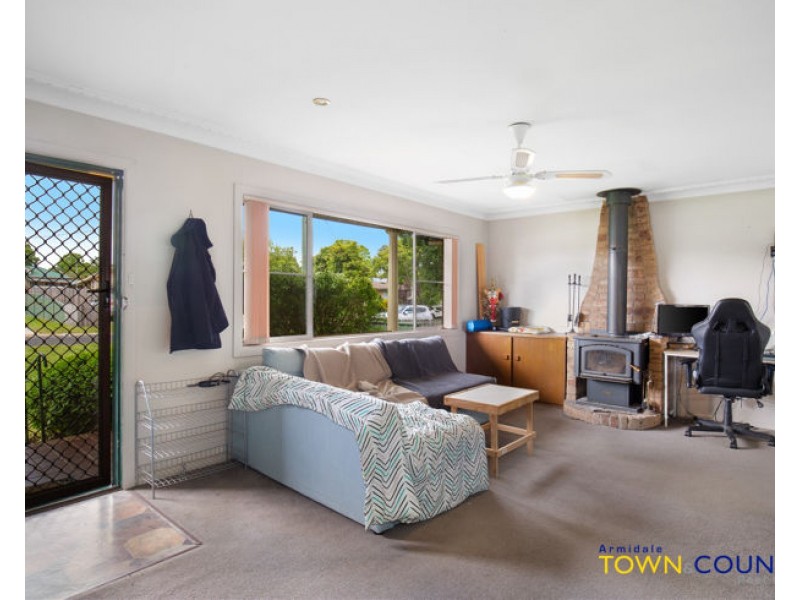 7 James Avenue, Armidale NSW 2350
