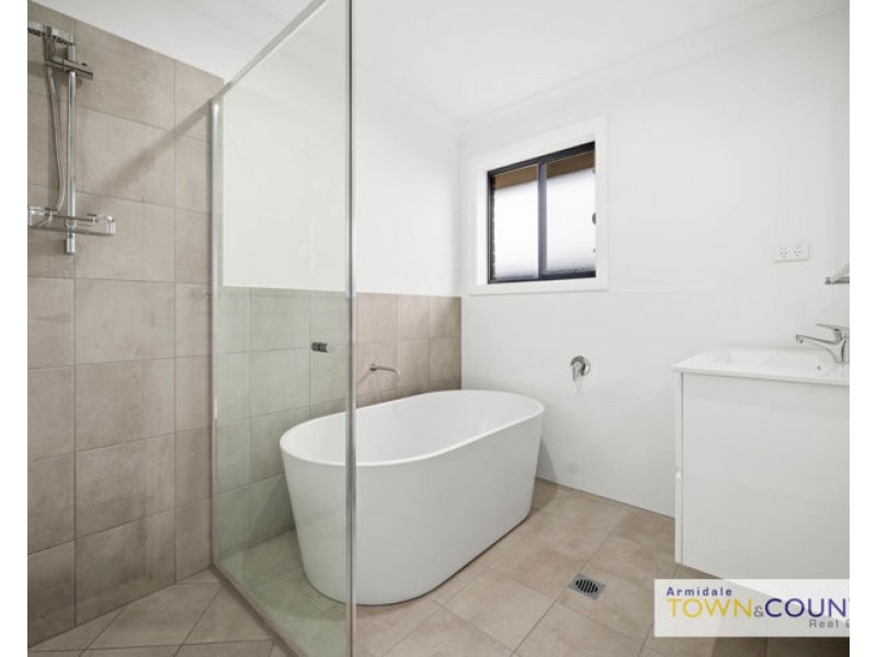 14 Bruce Close, Armidale NSW 2350