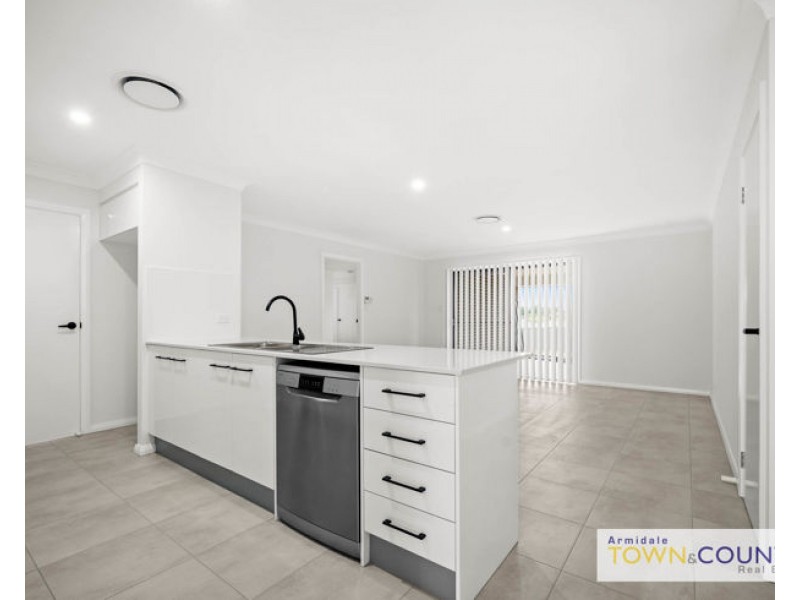14 Bruce Close, Armidale NSW 2350