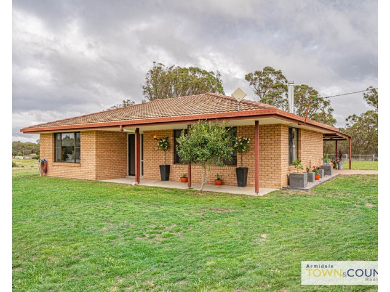 26 Barloo Road, Armidale NSW 2350