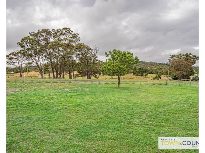 26 Barloo Road, Armidale NSW 2350