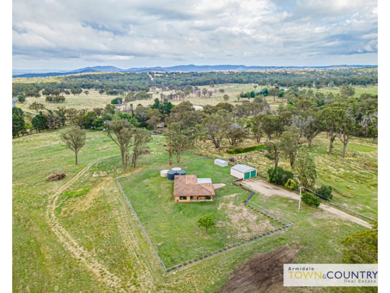 26 Barloo Road, Armidale NSW 2350