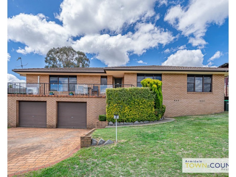 7 Schultz Avenue, Armidale NSW 2350