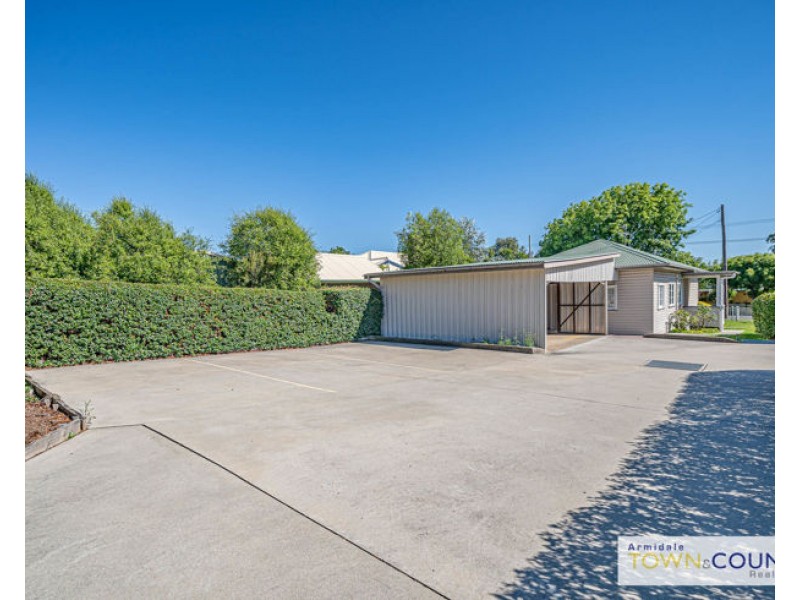 176 Barney Street, Armidale NSW 2350