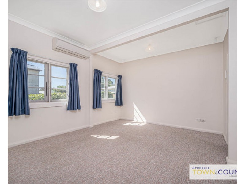 176 Barney Street, Armidale NSW 2350