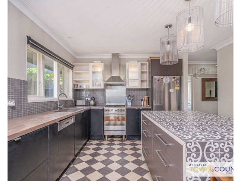 32 Pine Forest Road, Armidale NSW 2350