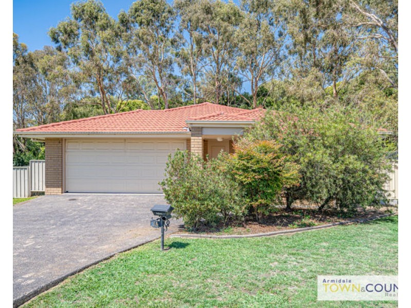 14 Earle Page Drive, Armidale NSW 2350