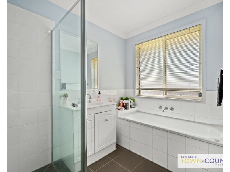 14 Earle Page Drive, Armidale NSW 2350
