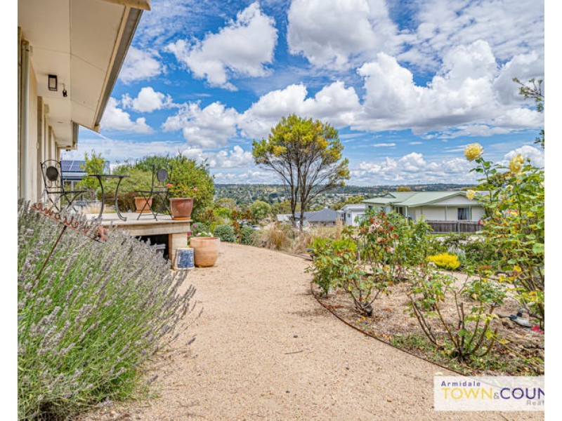5 Birch Crescent, Armidale NSW 2350