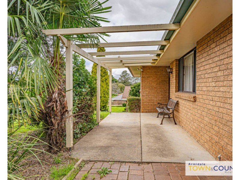 14 Yallambee Avenue, Armidale NSW 2350