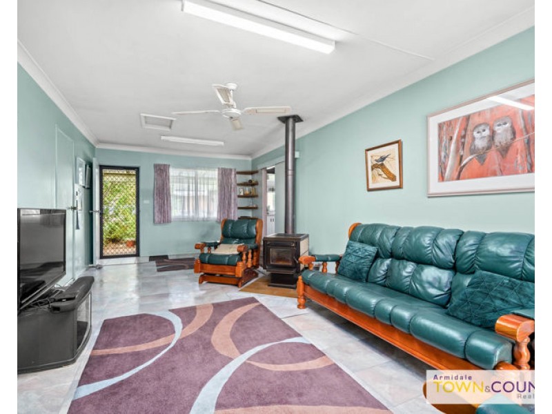 10 John Street, Uralla NSW 2358