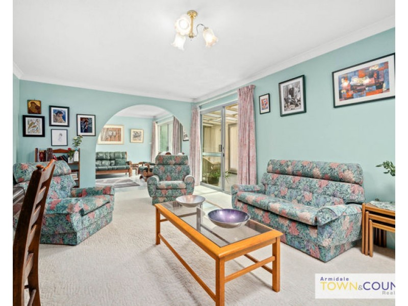 10 John Street, Uralla NSW 2358