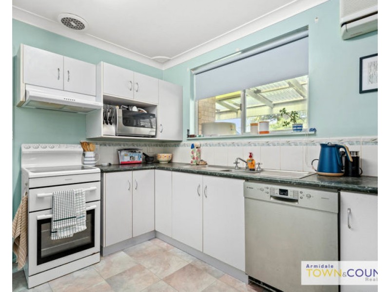 10 John Street, Uralla NSW 2358