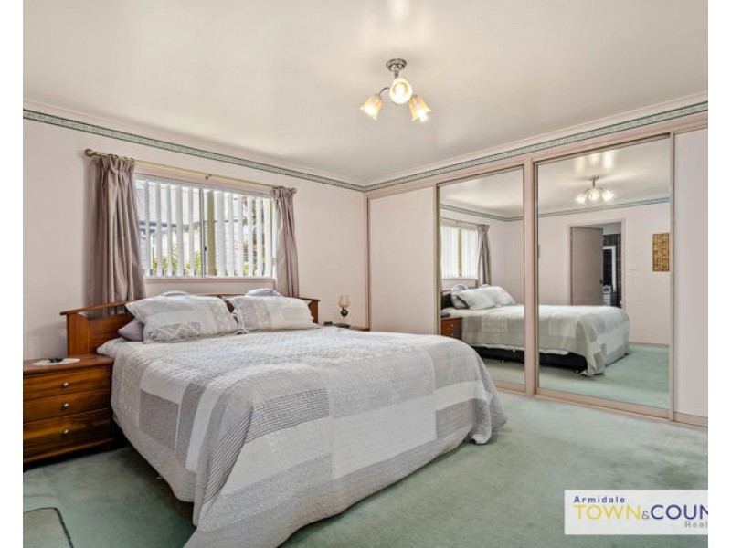10 John Street, Uralla NSW 2358