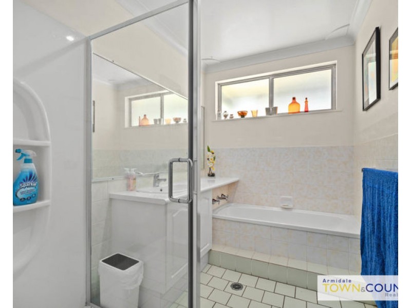 10 John Street, Uralla NSW 2358