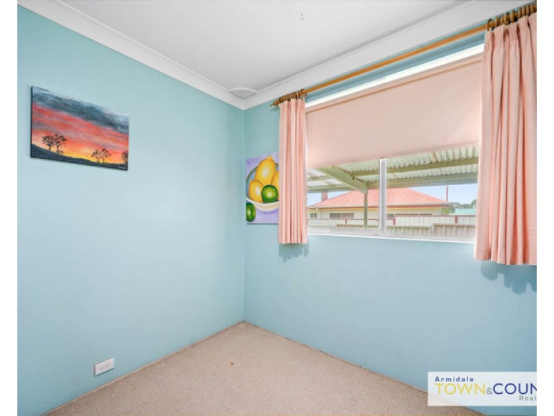 10 John Street, Uralla NSW 2358