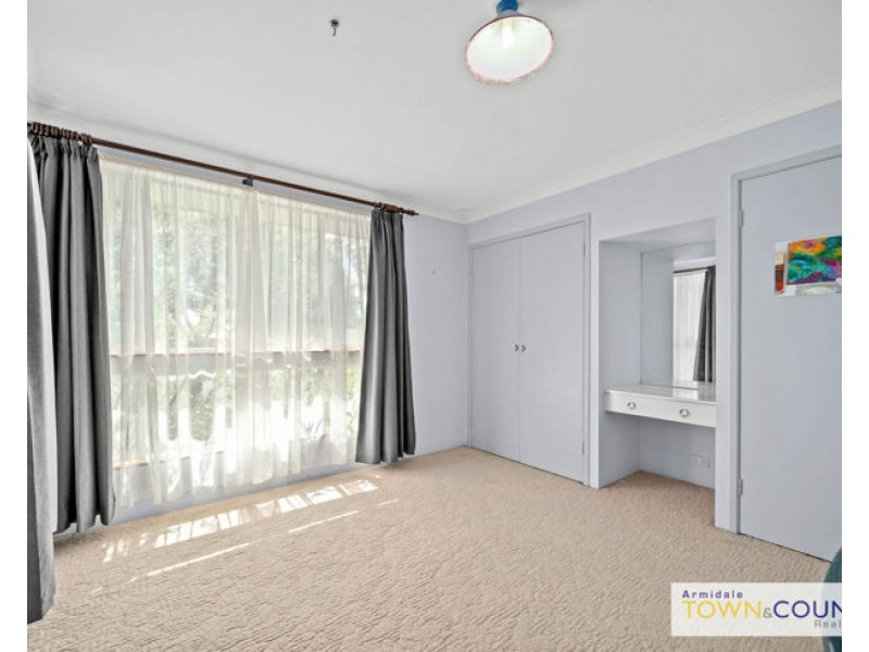 10 John Street, Uralla NSW 2358