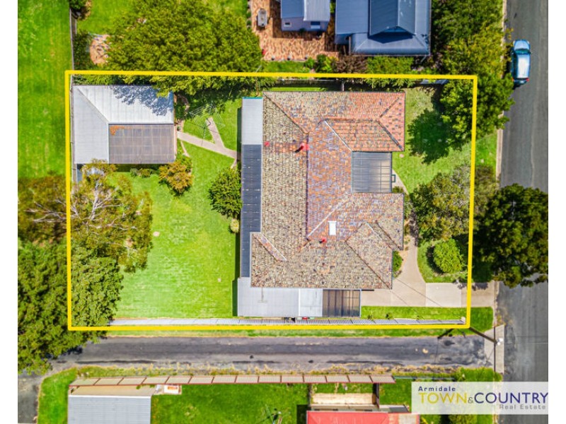 10 John Street, Uralla NSW 2358