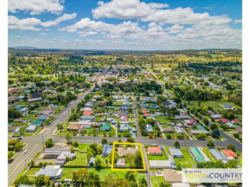 10 John Street, Uralla NSW 2358
