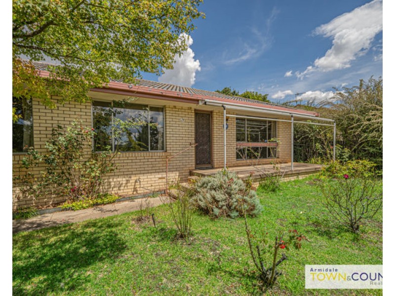 38 Grafton Road, Armidale NSW 2350