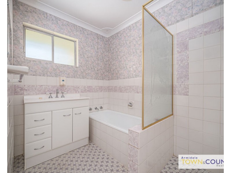 38 Grafton Road, Armidale NSW 2350