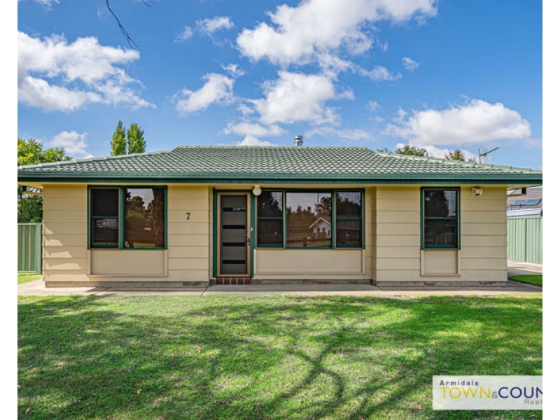 7 McIntosh Crescent, Armidale NSW 2350
