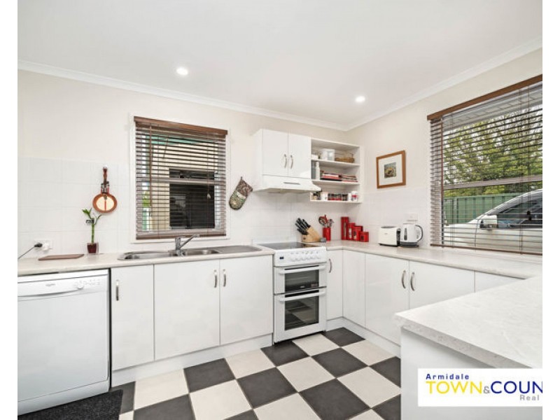 7 McIntosh Crescent, Armidale NSW 2350