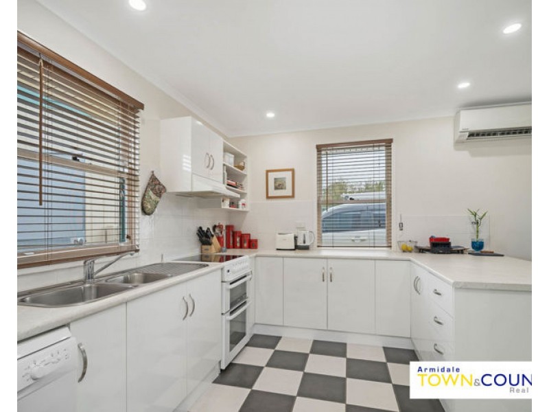7 McIntosh Crescent, Armidale NSW 2350