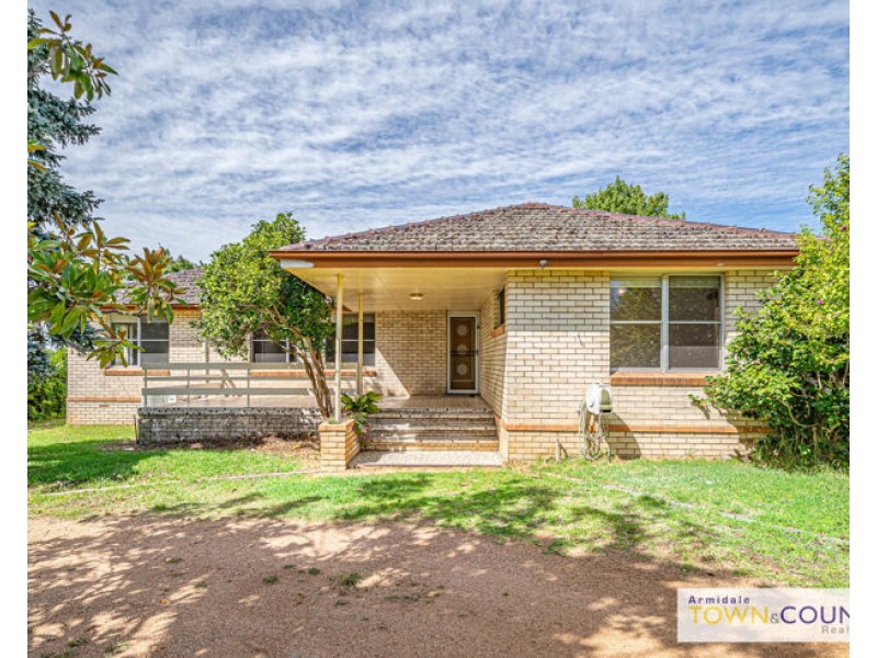 190 Barney Street, Armidale NSW 2350