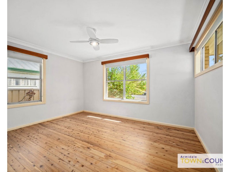 190 Barney Street, Armidale NSW 2350