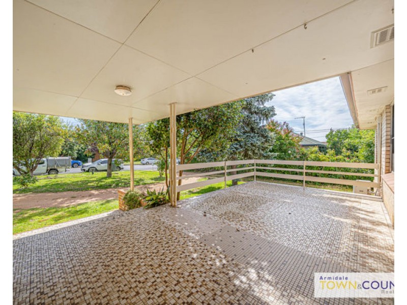 190 Barney Street, Armidale NSW 2350
