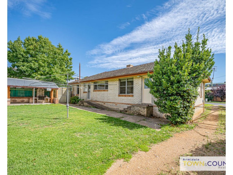 190 Barney Street, Armidale NSW 2350