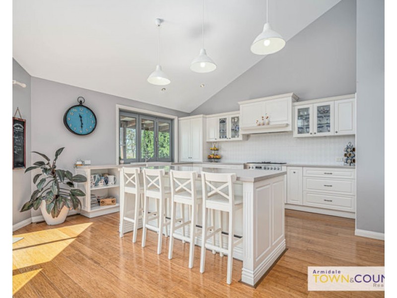 27 Durham Road, Armidale NSW 2350