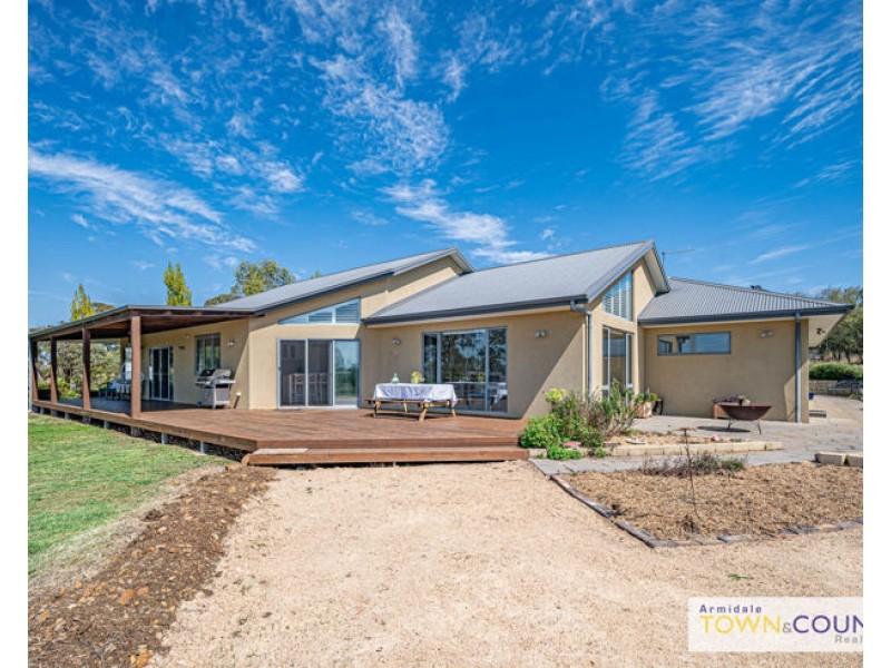 27 Durham Road, Armidale NSW 2350