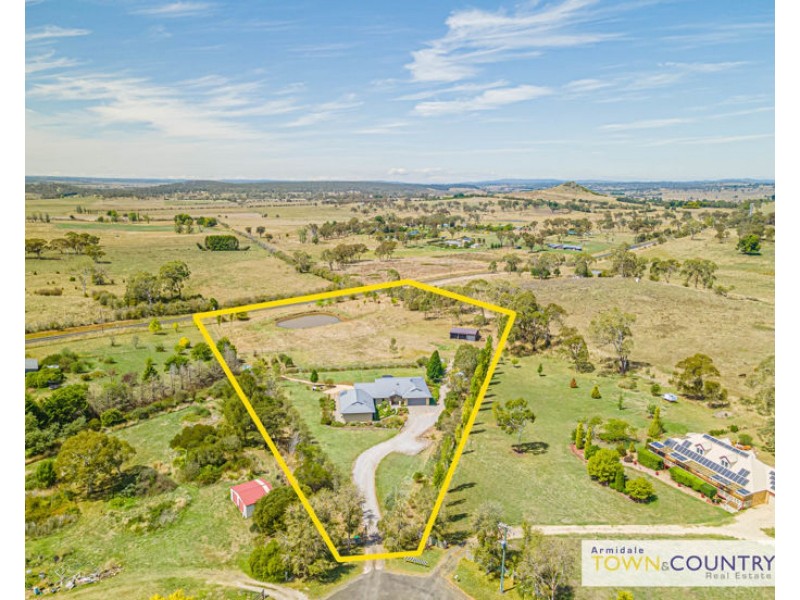 27 Durham Road, Armidale NSW 2350