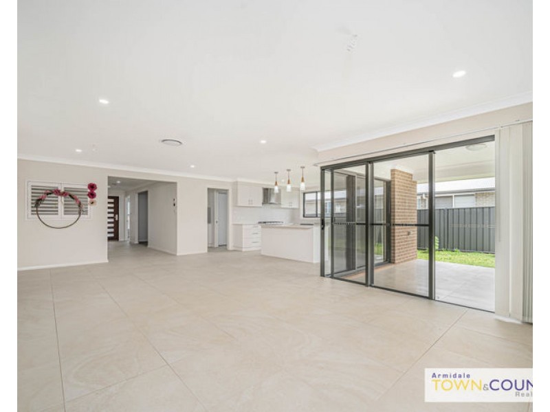 23 Holmfield Drive, Armidale NSW 2350