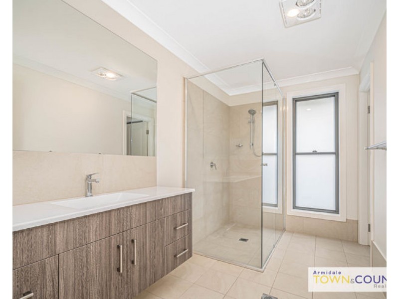 23 Holmfield Drive, Armidale NSW 2350