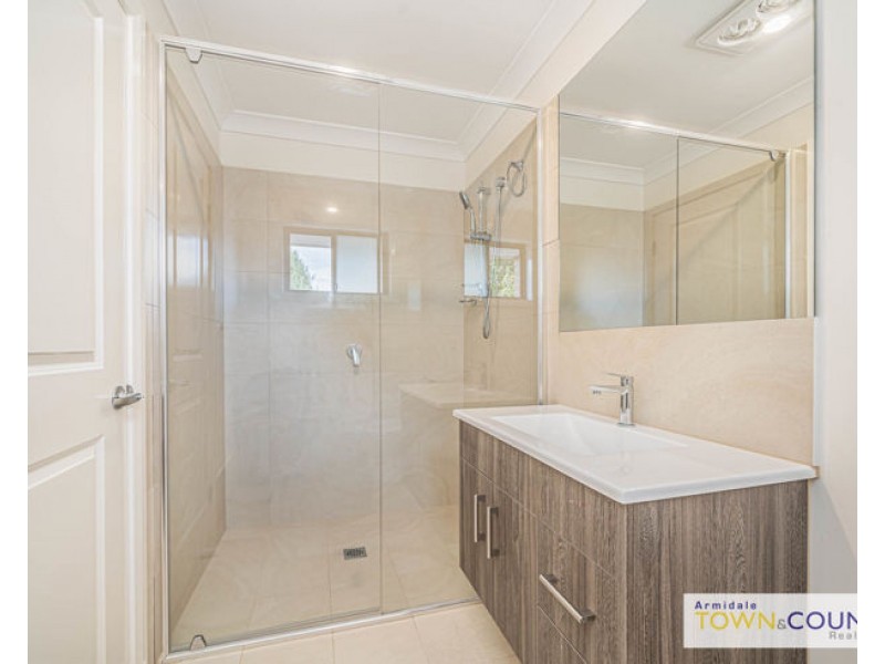 23 Holmfield Drive, Armidale NSW 2350