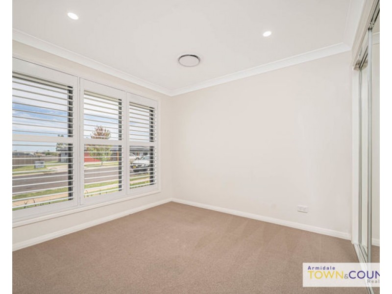 23 Holmfield Drive, Armidale NSW 2350