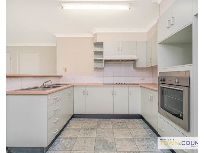 8 Fiona Place, Armidale NSW 2350