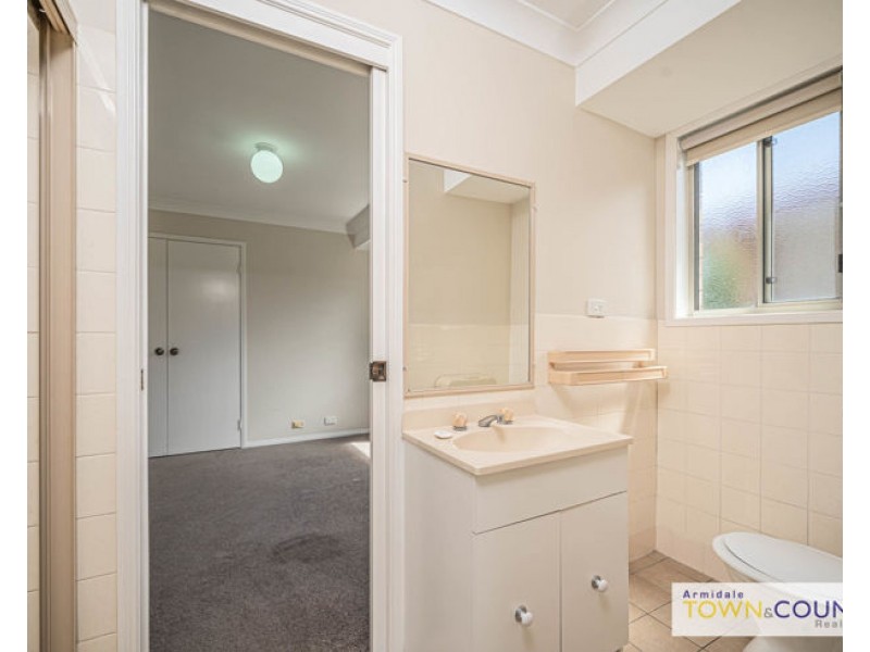 8 Fiona Place, Armidale NSW 2350