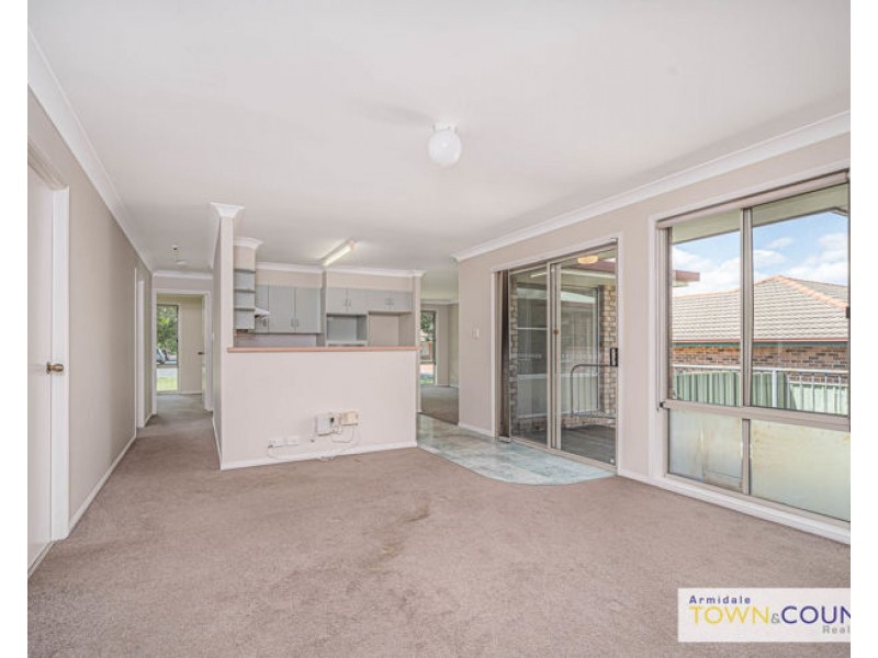 8 Fiona Place, Armidale NSW 2350