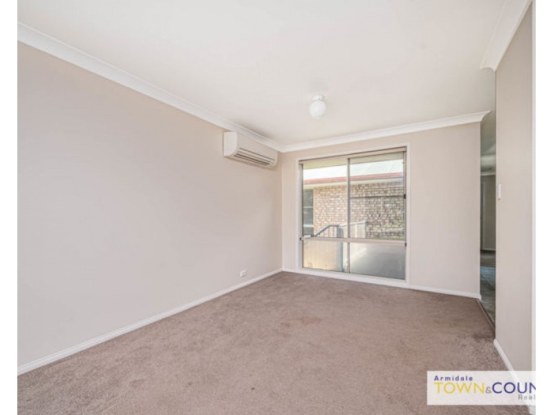 8 Fiona Place, Armidale NSW 2350