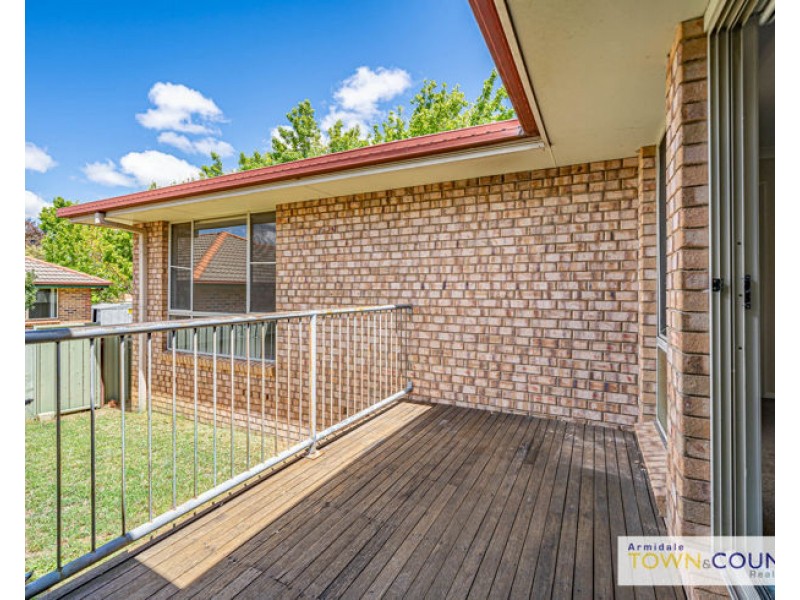 8 Fiona Place, Armidale NSW 2350