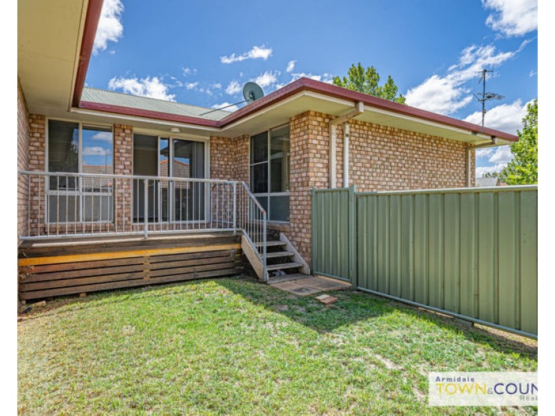 8 Fiona Place, Armidale NSW 2350