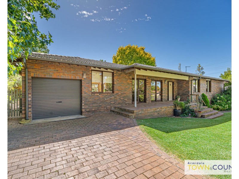 1 Bona Vista Road, Armidale NSW 2350