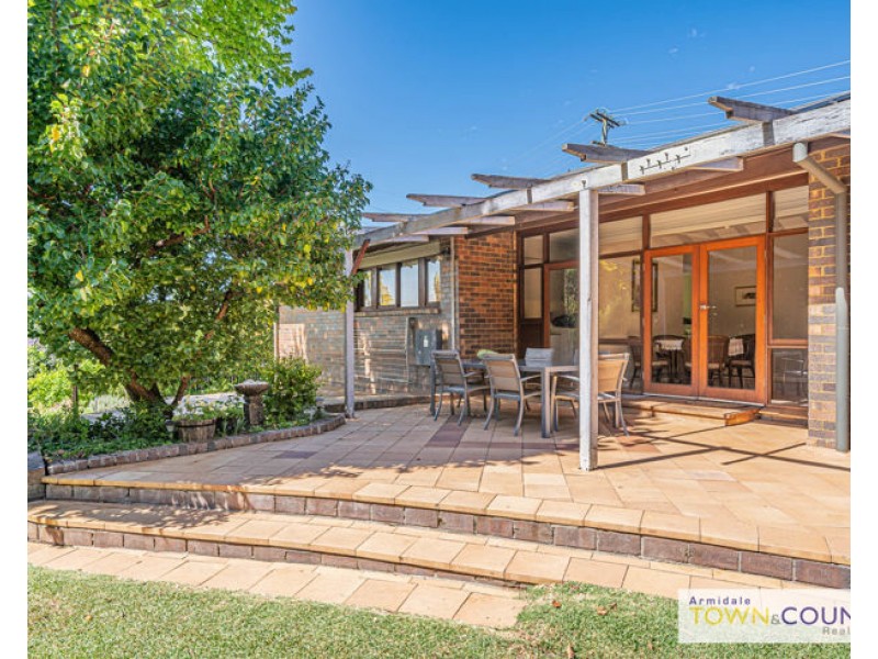 1 Bona Vista Road, Armidale NSW 2350